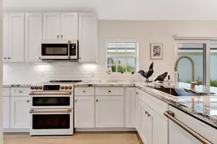 28 Admirals Ct, Palm Beach Gardens, FL 33418 - Photo 25