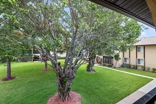 321 Pine Ridge Cir, Greenacres, FL 33463 - Photo 21