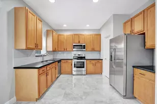 12645 NW 8th Ct, Coral Springs, FL 33071 - Photo 9