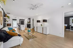 8900 Warwick Dr, Boca Raton, FL 33433 - Photo 9