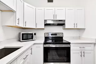 2555 NE 11th St, Fort Lauderdale, FL 33304 - Photo 3
