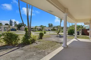 533 W Jasmine Dr, Lake Park, FL 33403 - Photo 3