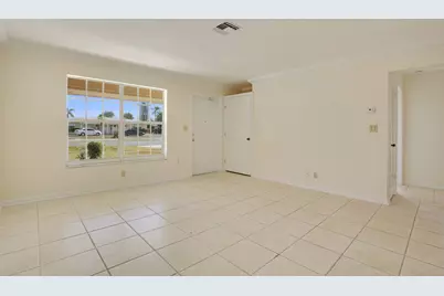 533 W Jasmine Drive #B, Lake Park, FL 33403 - Photo 5
