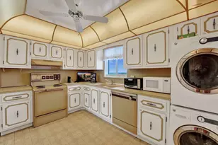 301 Lake Shore Dr, Lake Park, FL 33403 - Photo 13