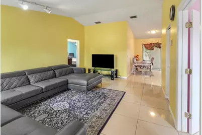 23 Chelsea Lane, Boynton Beach, FL 33426 - Photo 3