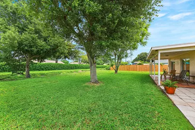 3150 Pinehurst Drive, Lake Worth, FL 33467 - Photo 25