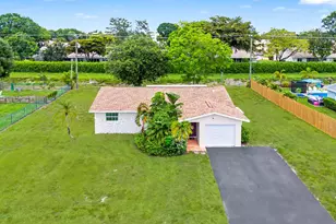 3150 Pinehurst Dr, Lake Worth, FL 33467 - Photo 3