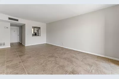 1638 Embassy Drive #208, West Palm Beach, FL 33401 - Photo 11