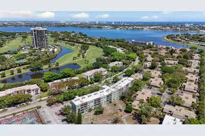 1638 Embassy Drive #208, West Palm Beach, FL 33401 - Photo 39