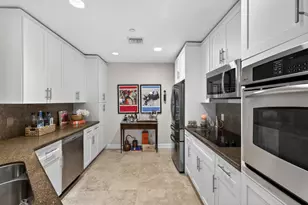 16102 Emerald Estates Dr, Weston, FL 33331 - Photo 5
