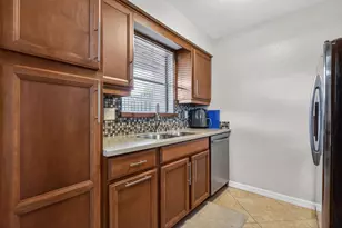 104 Shoreview Dr, Greenacres, FL 33463 - Photo 11