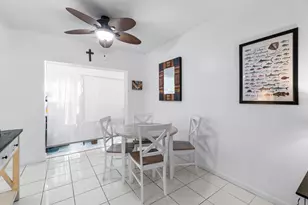 658 NE 6th Ct E, Boynton Beach, FL 33435 - Photo 5
