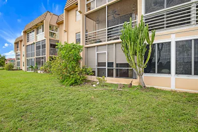 9201 Sunrise Lakes Boulevard #107, Sunrise, FL 33322 - Photo 27