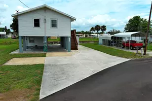 1065 Peach Ln, Okeechobee, FL 34974 - Photo 3