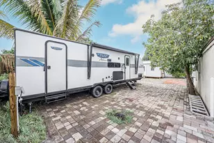 2333 Wabasso Dr, West Palm Beach, FL 33409 - Photo 7