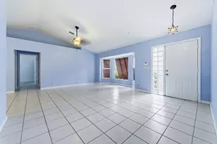 560 N Cypress Dr, Jupiter, FL 33469 - Photo 5