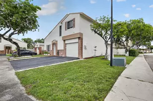 730 Cumberland Terrace, Davie, FL 33325 - Photo 3