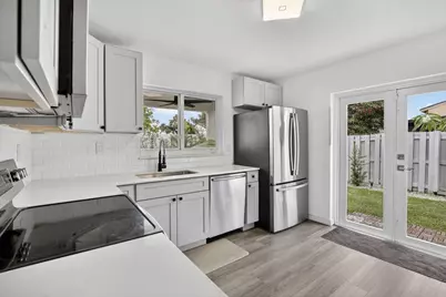730 Cumberland Terrace, Davie, FL 33325 - Photo 11