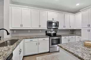 11613 SW 13th Ct, Pembroke Pines, FL 33025 - Photo 5