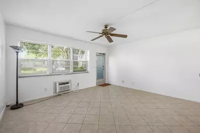 98 E Cambridge E, West Palm Beach, FL 33417 - Photo 7
