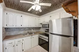 98 E Cambridge E, West Palm Beach, FL 33417 - Photo 15