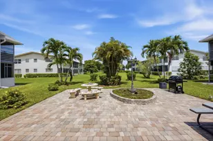 98 E Cambridge E, West Palm Beach, FL 33417 - Photo 25