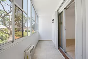 98 E Cambridge E, West Palm Beach, FL 33417 - Photo 23
