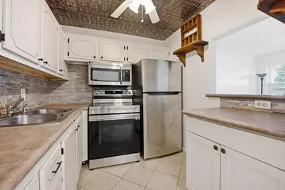 98 E Cambridge E, West Palm Beach, FL 33417 - Photo 13