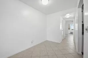 98 E Cambridge E, West Palm Beach, FL 33417 - Photo 9