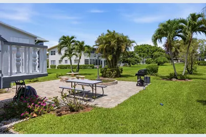 98 E Cambridge E, West Palm Beach, FL 33417 - Photo 25