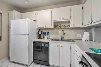 4260 Deste Court #205, Lake Worth, FL 33467 - Photo 9