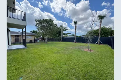 400 NE 30th Street #2, Pompano Beach, FL 33064 - Photo 3