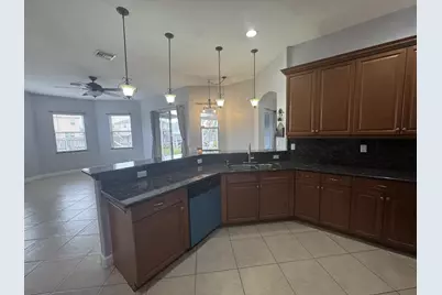 997 SW Hamberland Avenue, Port Saint Lucie, FL 34953 - Photo 5