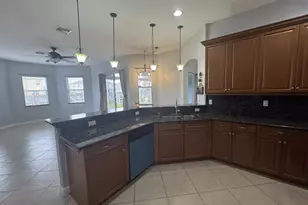 997 SW Hamberland Ave, Port Saint Lucie, FL 34953 - Photo 5