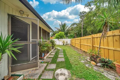 6062 Bania Wood Circle, Lake Worth, FL 33462 - Photo 13