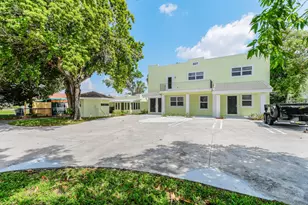 627 Bunker Rd, West Palm Beach, FL 33405 - Photo 1