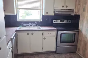2703 Dudley Dr W, West Palm Beach, FL 33415 - Photo 3