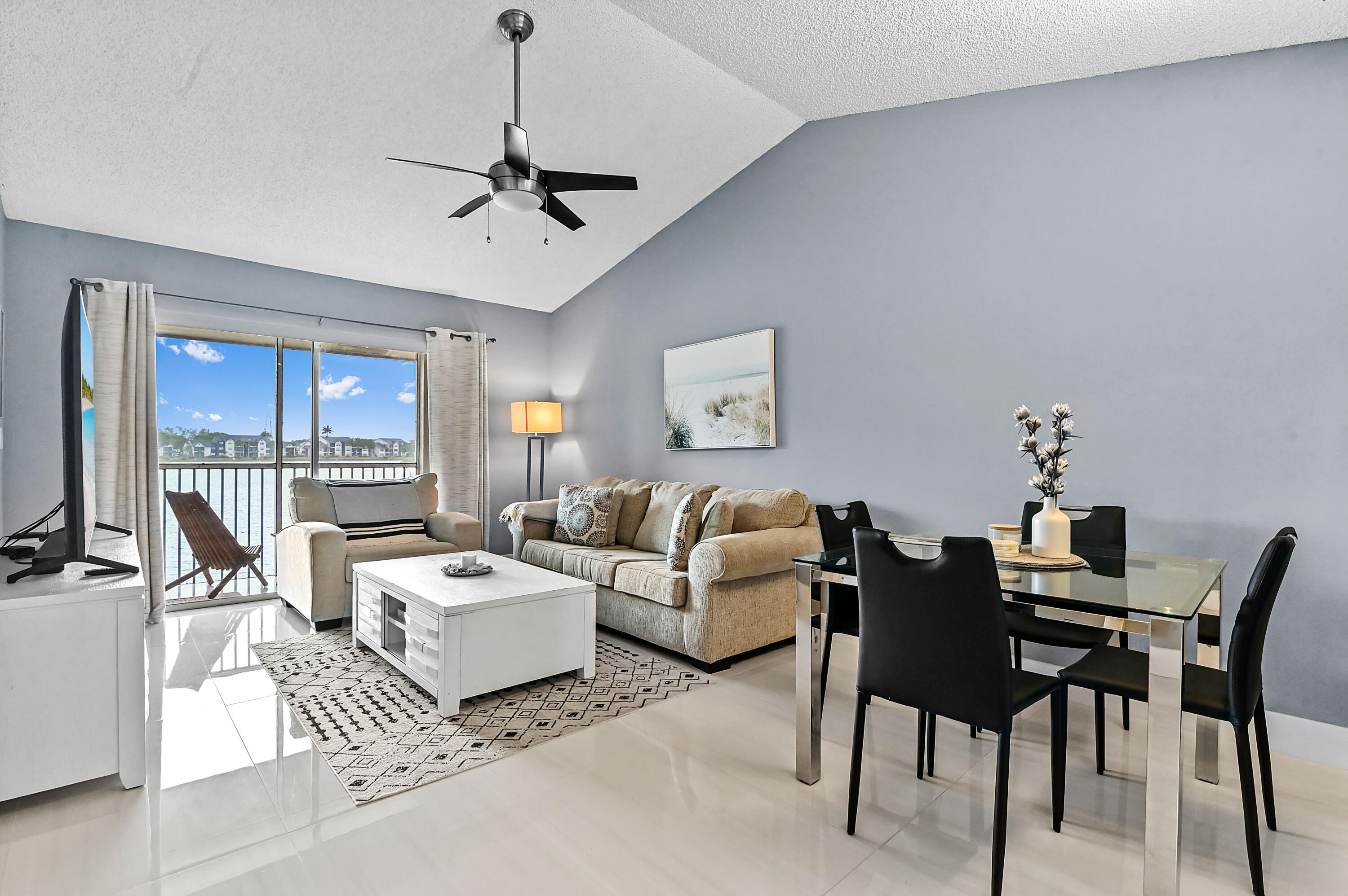 5530 Lakeside Dr #203 - 5530 Lakeside Dr #203, Margate, FL 33063 Luxury Property | Jose Angel Pina