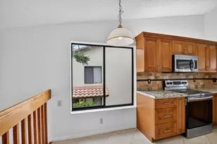 10231 N Circle Lake Dr, Boynton Beach, FL 33437 - Photo 7
