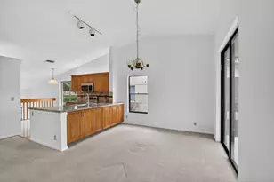 10231 N Circle Lake Dr, Boynton Beach, FL 33437 - Photo 13