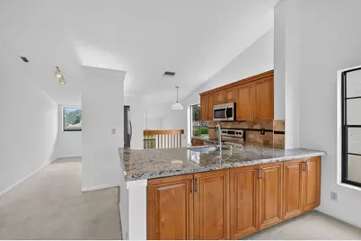 10231 N Circle Lake Drive #201, Boynton Beach, FL 33437 - Photo 9
