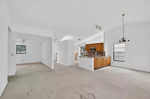 10231 N Circle Lake Dr, Boynton Beach, FL 33437 - Photo 11