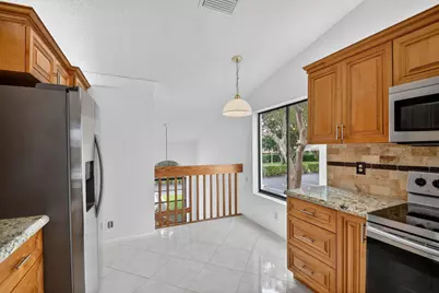 10231 N Circle Lake Drive #201, Boynton Beach, FL 33437 - Photo 3