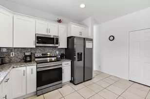 6305 Blue Bay Cir, Lake Worth, FL 33467 - Photo 15