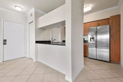 6556 Emerald Dunes Drive #302, West Palm Beach, FL 33411 - Photo 7