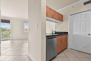 6556 Emerald Dunes Dr, West Palm Beach, FL 33411 - Photo 9
