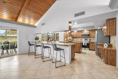 1006 SE 6th Street, Deerfield Beach, FL 33441 - Photo 9