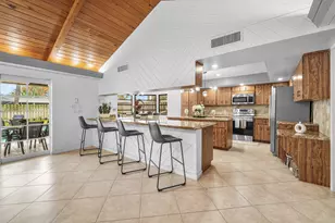 1006 SE 6th St, Deerfield Beach, FL 33441 - Photo 9