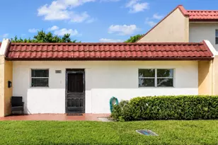 102 Lake Anne Dr, West Palm Beach, FL 33411 - Photo 1