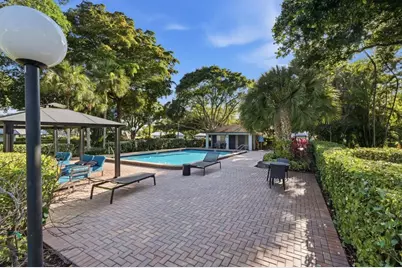 904 W Cypress Lane #V-46, Pompano Beach, FL 33069 - Photo 35